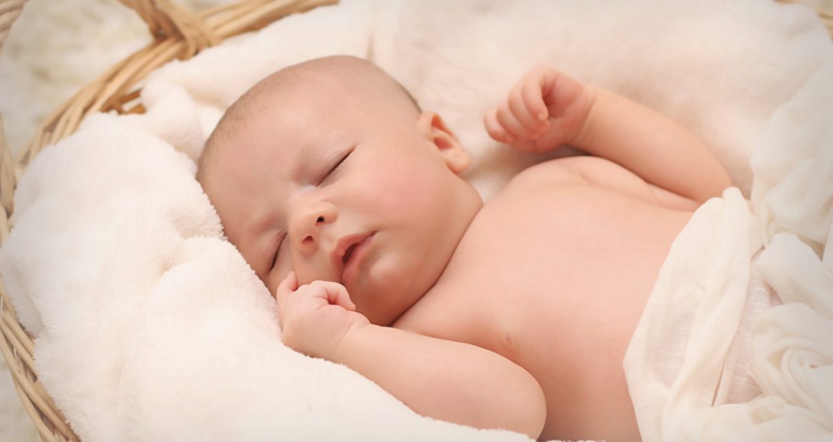 Co powinna zawierać wyprawka dla niemowlaka?